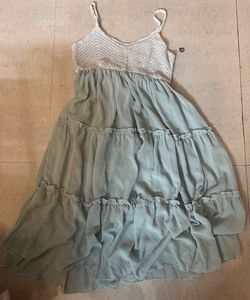 knitted cute sleevless flowy dress with shrug