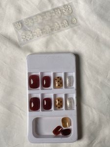 NAILS SET (12 Pcs)
