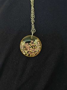 Floral Pendant Necklace