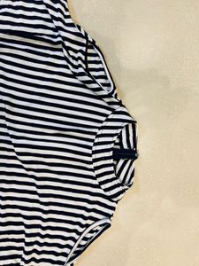 black and white Vertical stripes top