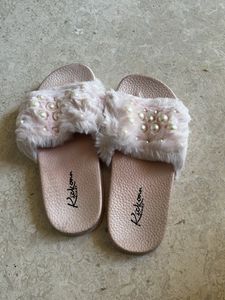 Kickonn Slippers