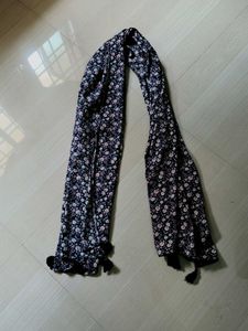 Floral Print scarf with Tassels