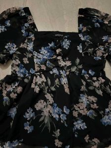 Black Floral Puff Sleeve Top