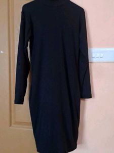 Black bodycon dress