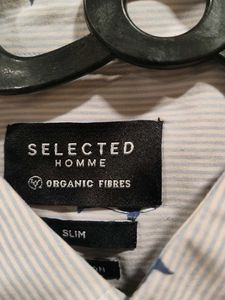 Men's Patterned Button-Up Shirt