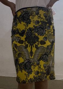 fitted skirt