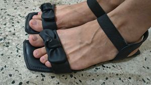 Stylish Black Bow Sandals😍🎀