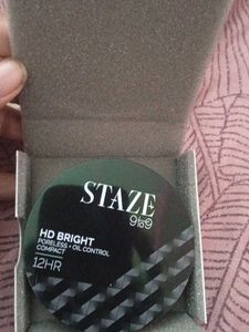 Staze HD Bright Compact Powder