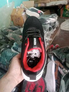 NEW NO USED SPORTS SHOES FOR MEN.