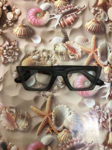 Stylish Black Cat-Eye Sunglasses