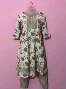 Elegant White Floral Kurta Set