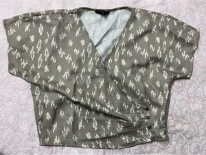 Stylish Women's Printed Wrap Top