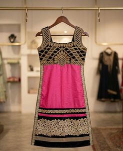 Elegant Pink & Black Embroidered Kurta