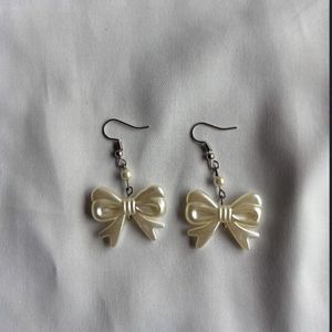Cute Bow Pearl Earrings