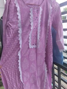 Beautiful Mauve Printed Kurta with Lace