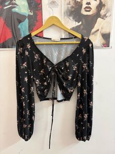 Floral Print Cropped Tie-Front Top