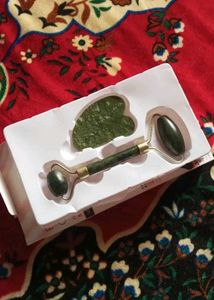 Jade Roller & Gua Sha Set