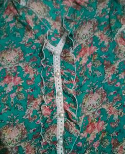 Floral Print RRuffle Top