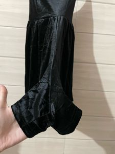 Chic Black Velvet Mini Dress