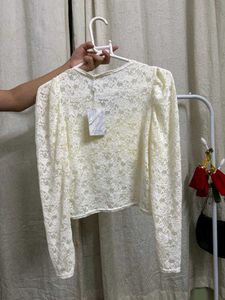 Elegant Lace Puff Sleeve Top