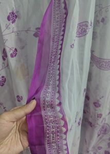 Elegant White &amp; Purple Paisley Dupatta