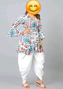Floral Print Tunic &amp; White Pants Set