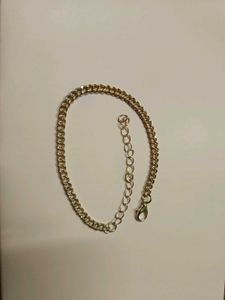 Elegant Gold Figaro Chain Bracelet