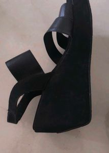 Black Metro Sandals