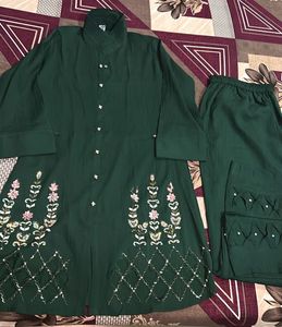 Elegant Green Embroidered Kurti Set