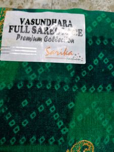 Elegant Green bandhani Saree with Lace Border