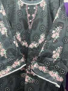 Elegant Black kurta set with Lace Trim