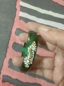 Sparkling Emerald Green Bangle