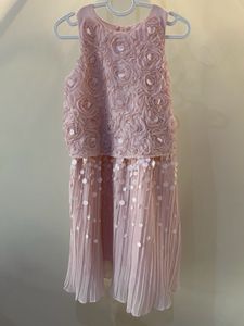 Comb Of  Girls Dress