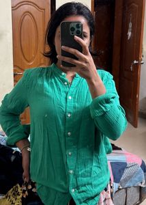 Vibrant Green Linen Crinkle Button-Up Top