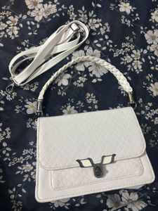 Chic White Textured Shoulder Bag