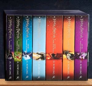 SALE: Harry Potter 7 Piece Bookset (Brand New)