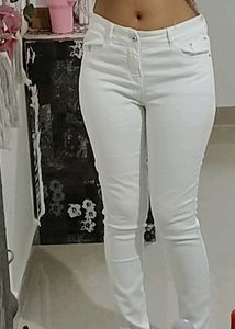 Classic White Skinny Jeans