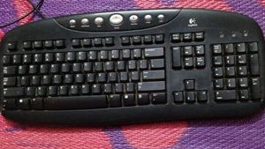 Vintage Logitech Keyboard - not working