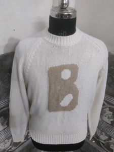 Chunky Knit Sweater with 'B' Logo
