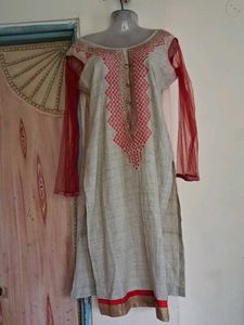 Elegant Embroidered Kurta with Red Net Sleeves
