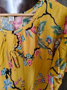 women yellow cotton kurta dress