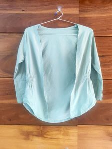 Beautiful Crop Top &amp; Shrug Set