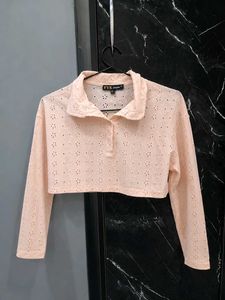 Peach Cropped Eyelet Top ✨️