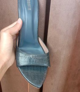 Fabbhue Textured Stiletto Heels
