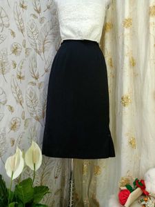 Chic Black Midi Skiry