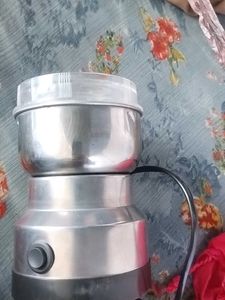 Electric Grinder with Metal Blade