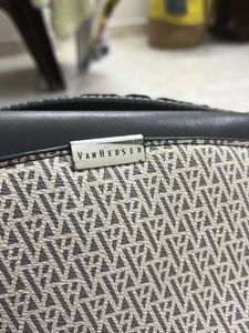 Van Heusen Sling bag