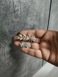 Elegant Rhinestone Flower Brooch Pin