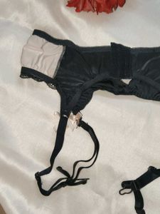 Elegant Black Lace Garter Belt