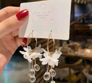 Chic Floral Drop Earrings